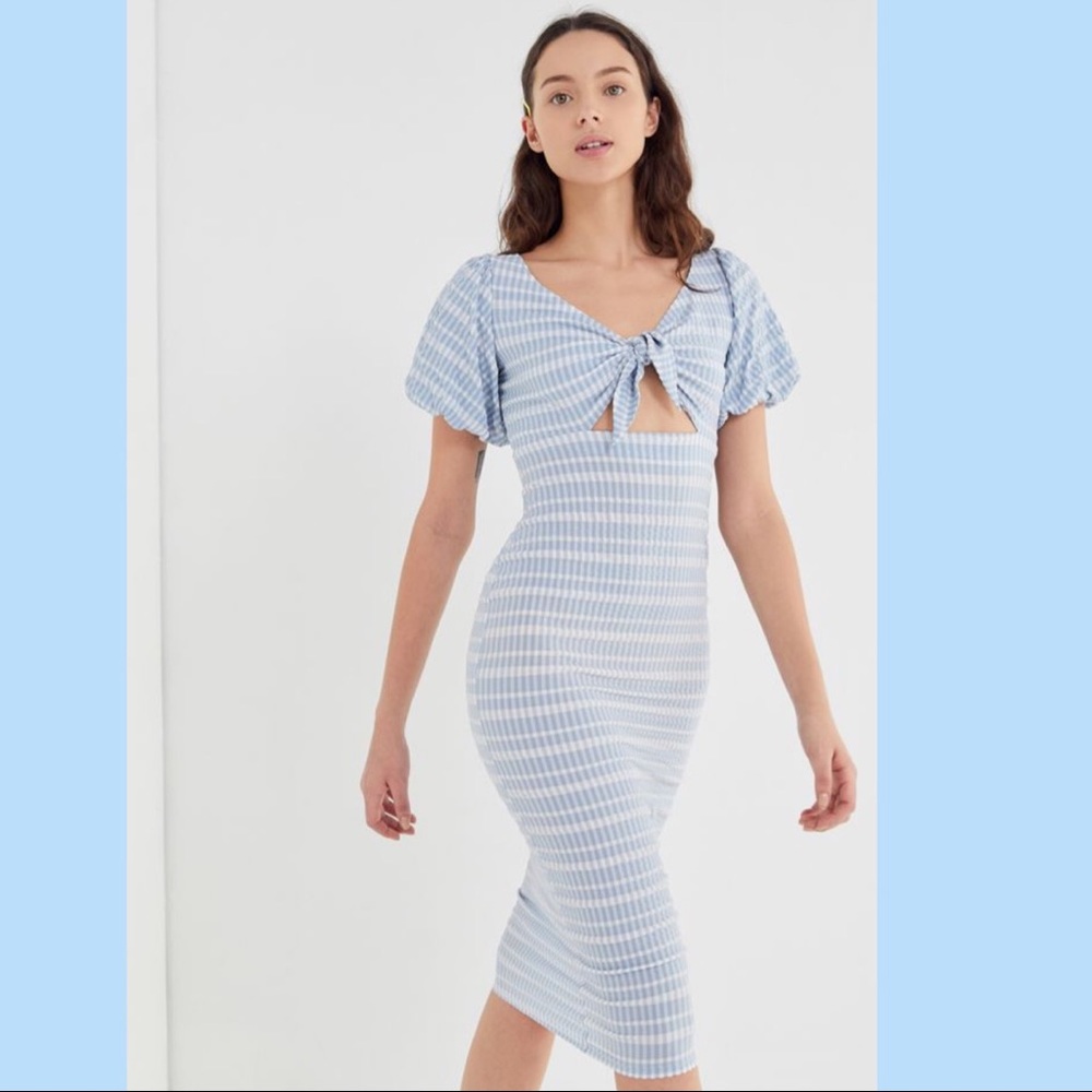UO Picnic In The Park Crinkle Tie-Front Midi Dress